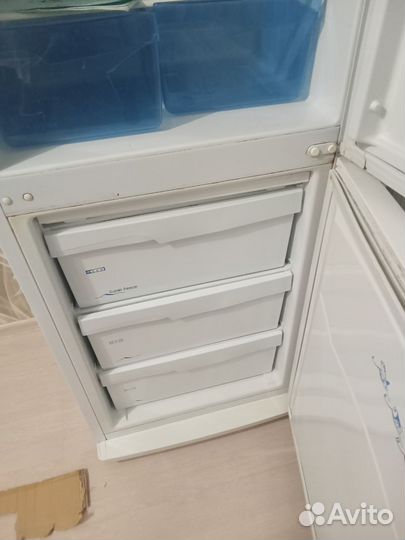 Холодильник бу pozis