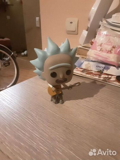 Funkopop фигурка Рик с гитарой и стулом