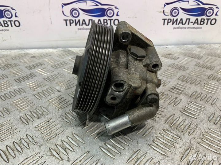 Насос гу Land Rover Freelander 2 2.2 diesel 2007