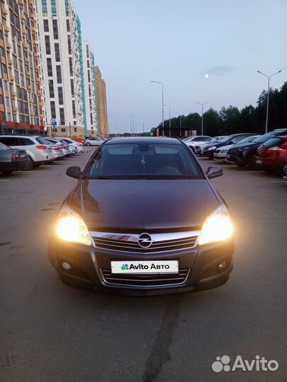 Opel Astra 1.8 AT, 2011, 206 500 км