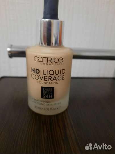 Тональная основа catrice