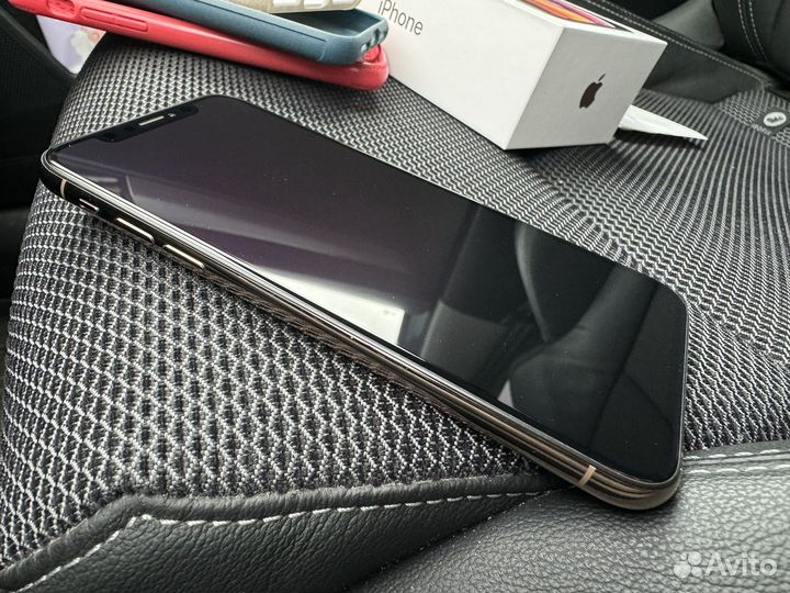 iPhone Xs, 64 ГБ