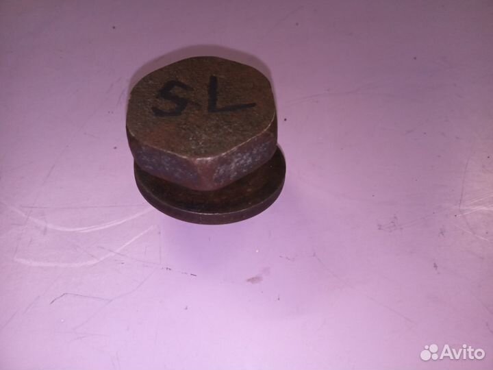 Болт шкива коленвала Mazda Titan / Bongo / Proceed