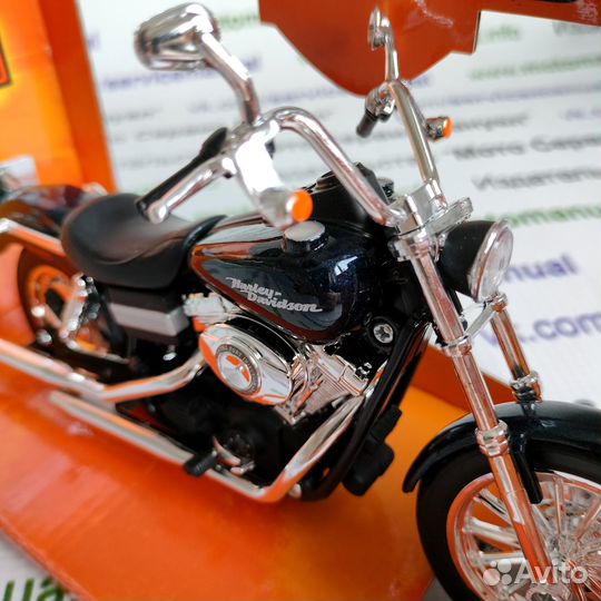 Harley Davidson 2006 Dyna Street Bob Моделька 1:12