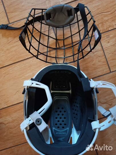 Шлем хоккейный