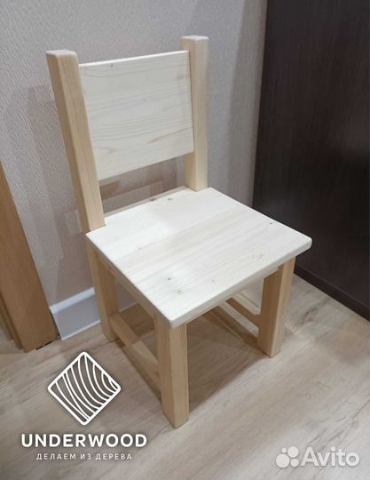 Детский стул из массива