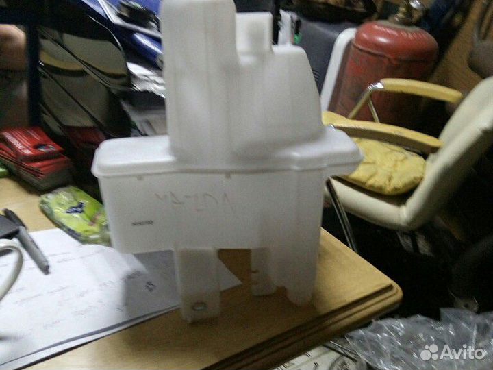 Бачок омывателя mazda 5 с 2012 г. новый оригинал