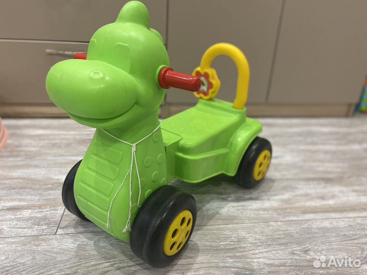 Машинка-каталка