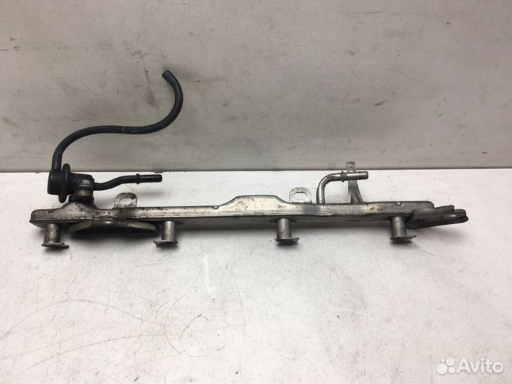 Топливная рампа правая Toyota Tundra 4.6 2012