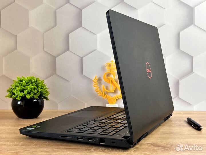 Dell Inspiron 15-5577 (i5-7/8Gb/SSD+HDD/GTX1050)