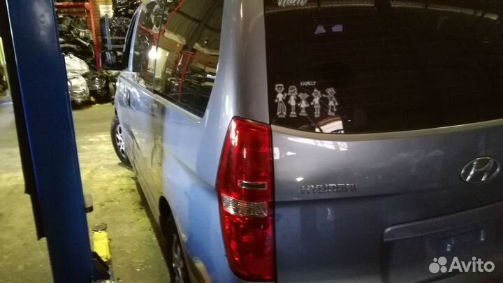 Разбор на запчасти Hyundai H-1 Starex