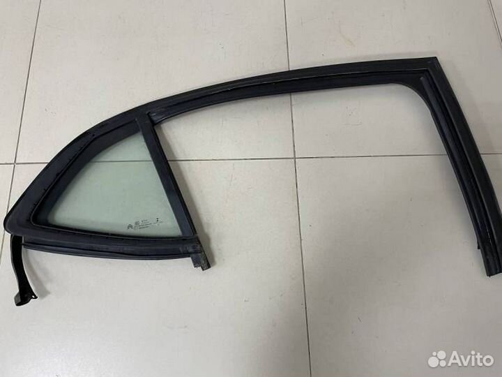 Стекло двери задней правой форточка Citroen C4 201