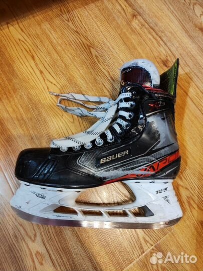Продаю хоккейные коньки bauer vapor x2.9