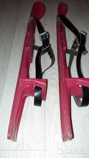 Лыжи пластмассовые 