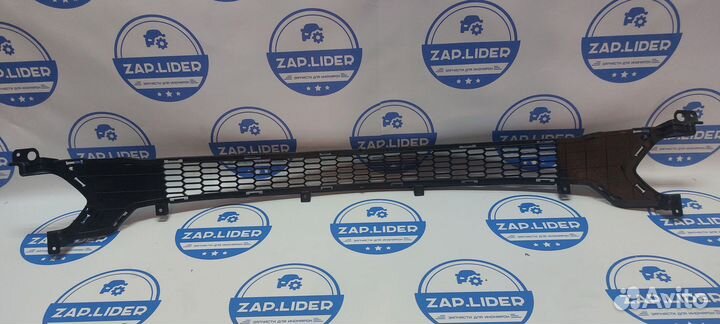 Решетка в бампер нижняя Kia Ceed 2 JD 2012-15