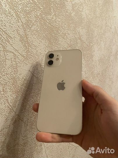 iPhone 12, 64 ГБ