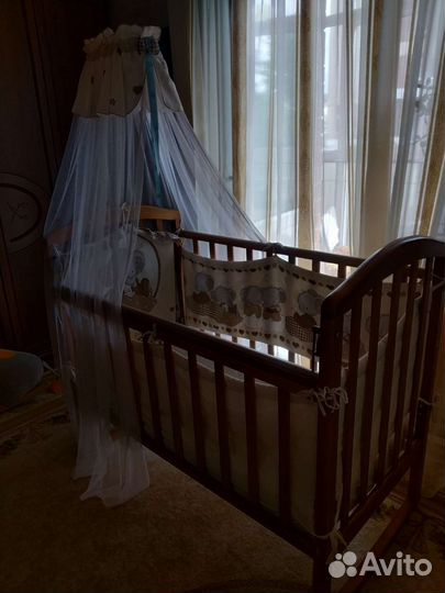 Детская кроватка