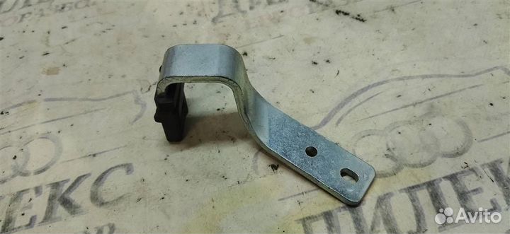 Кронштейн VW Passat (B6) 2005-2010