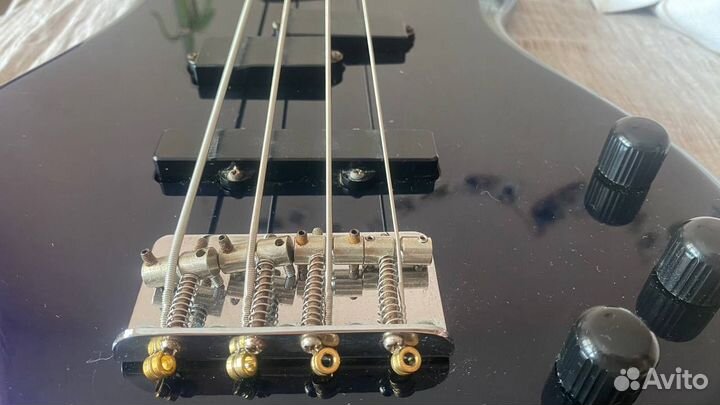 Бас гитара Ibanez SR370 BK Janan