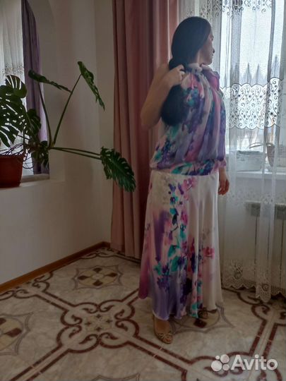 Костюм вечерний натур. шёлк 50-52 разм