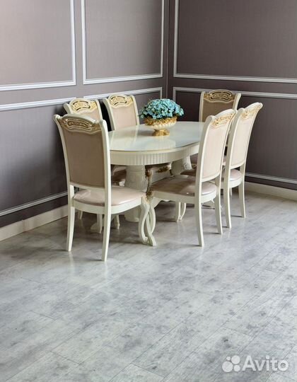 Столы и стулья