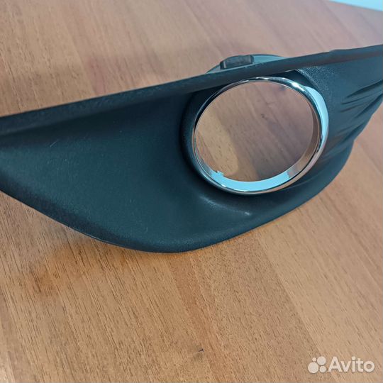 Оправа противотуманной фары Ford Focus 2 рест прав