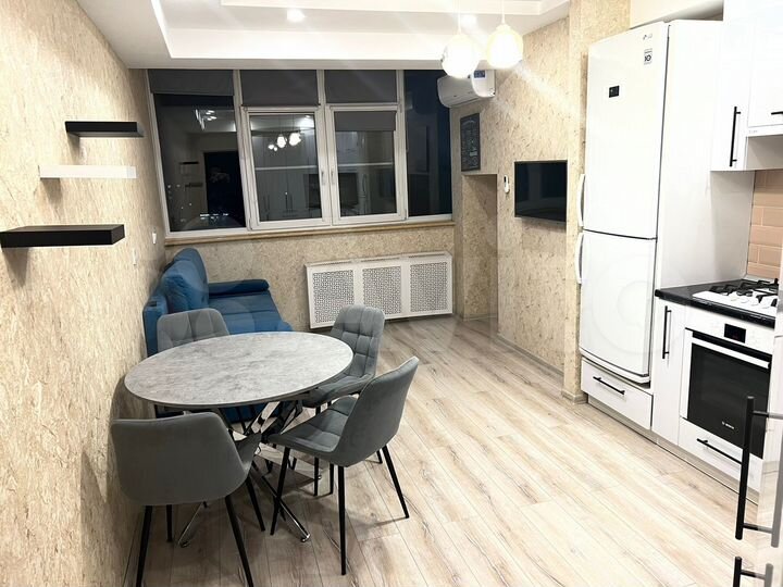 2-к. квартира, 74,2 м², 8/10 эт.