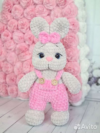 Игрушка вязаная плюшевый зайчик