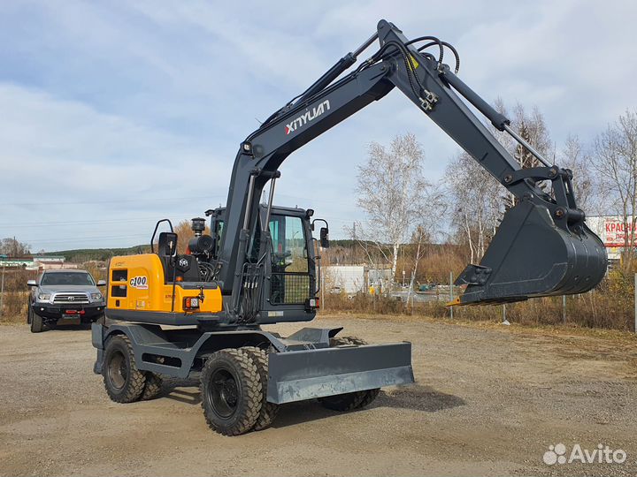 Колёсный экскаватор XINYUAN C100, 2023