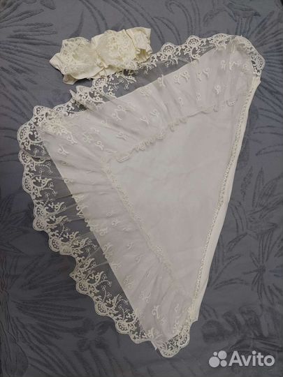 Кружевной уголок на выписку с бантом