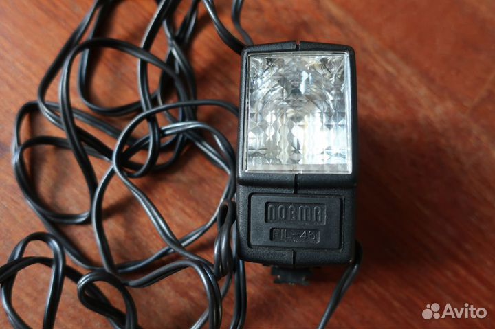 Фотоаппарат зенит-ет и фотовспышка