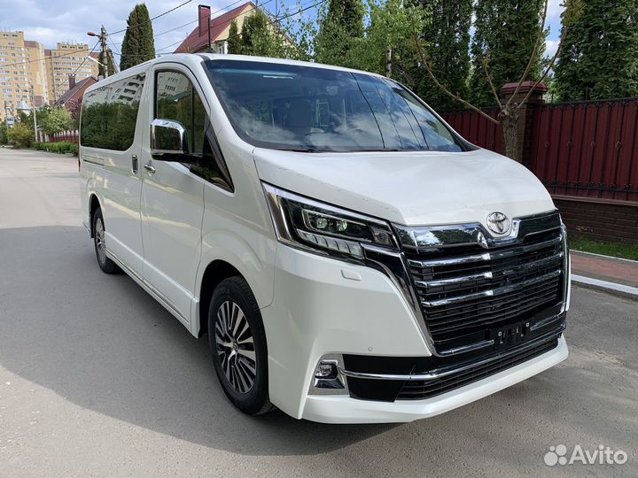 Toyota Granvia 2.8 AT, 2023, 50 км