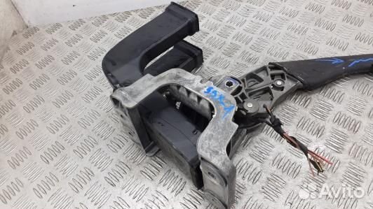 Рычаг ручного тормоза (ручник) volkswagen touran