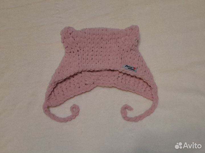 Шапка чепчик из плюшевой пряжи