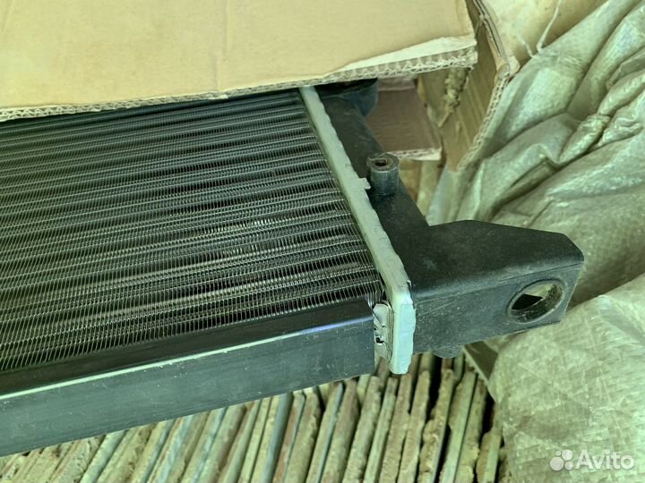 Радиатор охлаждения на Ford Galaxy