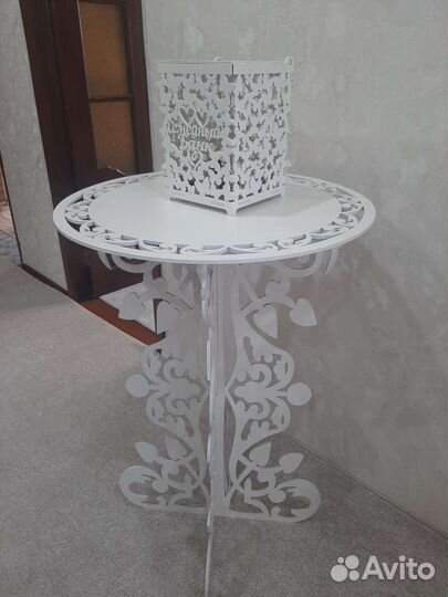 Декоративный столик