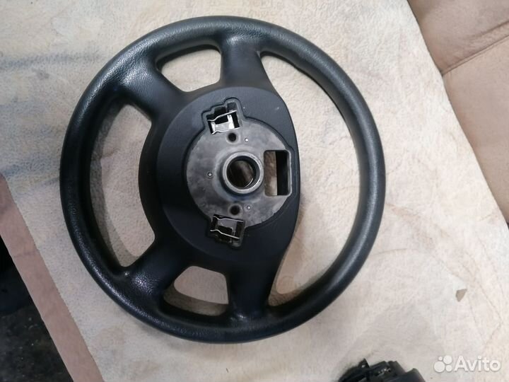 Руль с подушкой, от пассат б6