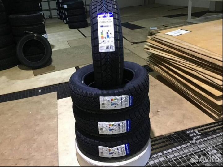 Windforce Snowblazer 215/60 R17 96H