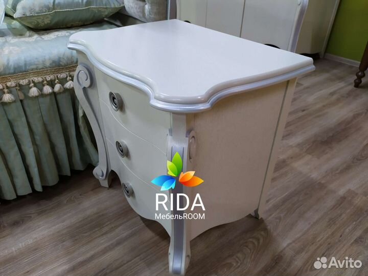 Тумба прикроватная. Массив дуба. Беларусь