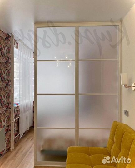 Стеклянная перегородка