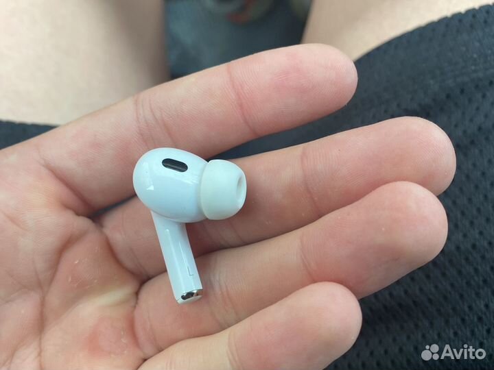 Левый наушник airpods pro 2