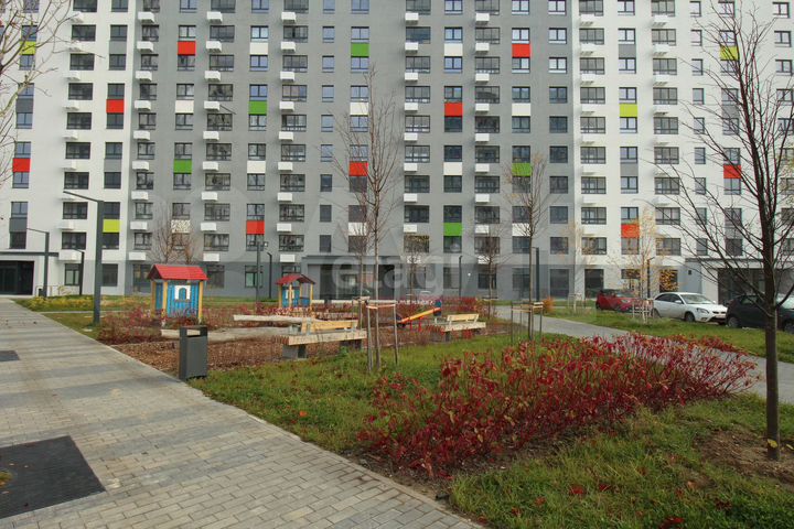 2-к. квартира, 61,7 м², 1/17 эт.