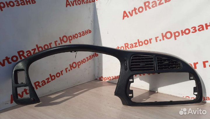 Консоль щитка приборов Mitsubishi Lancer 7