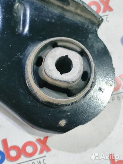 Рычаг передний правый Renault Fluence 2010