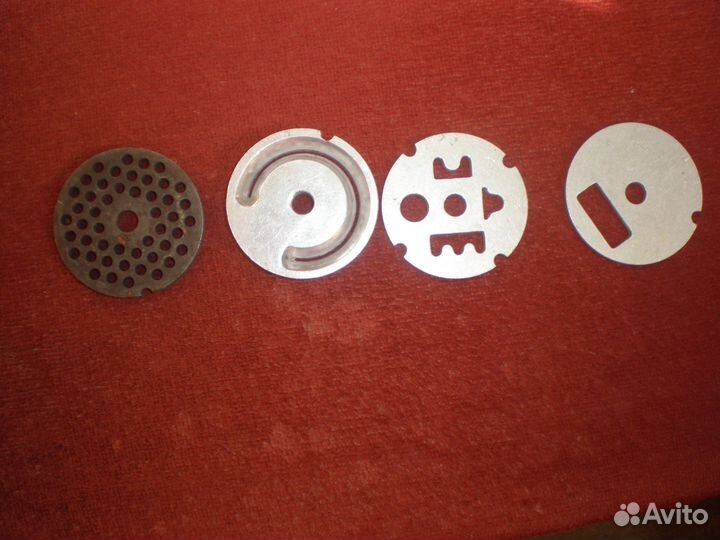 Мясорубка старинная чугунная и запчасти к ней