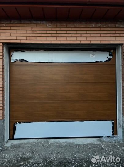 Секционные ворота