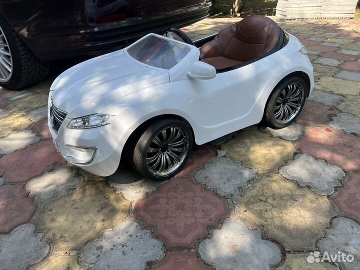 Детский электромобиль Henes M7 Phantom Premium