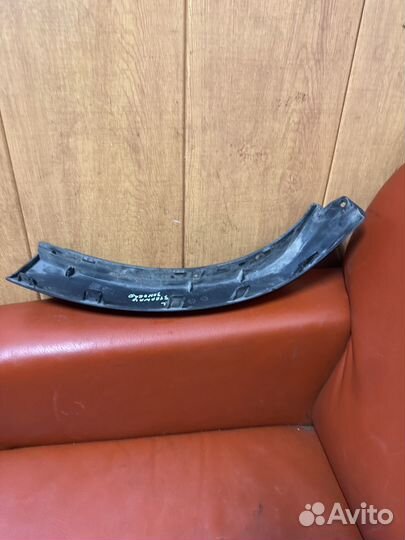 Renault sandero stepwayнакладка занего бампера L