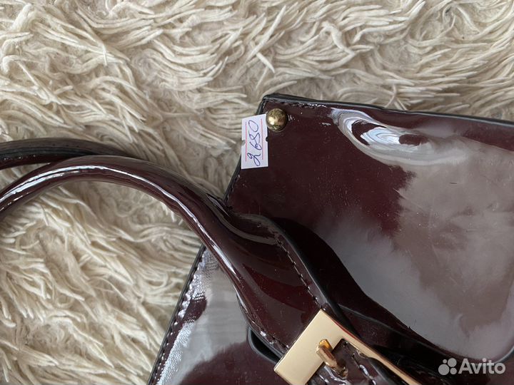 Лаковая сумка