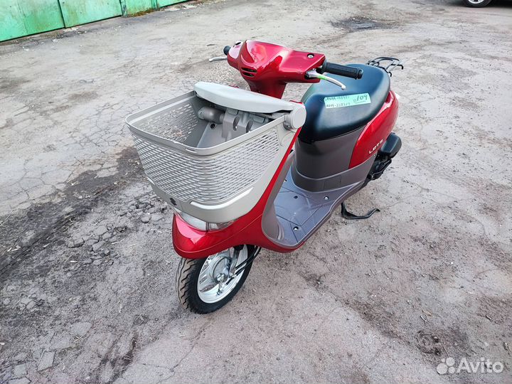 Скутер инжекторный Suzuki Lets6 с корзинкой